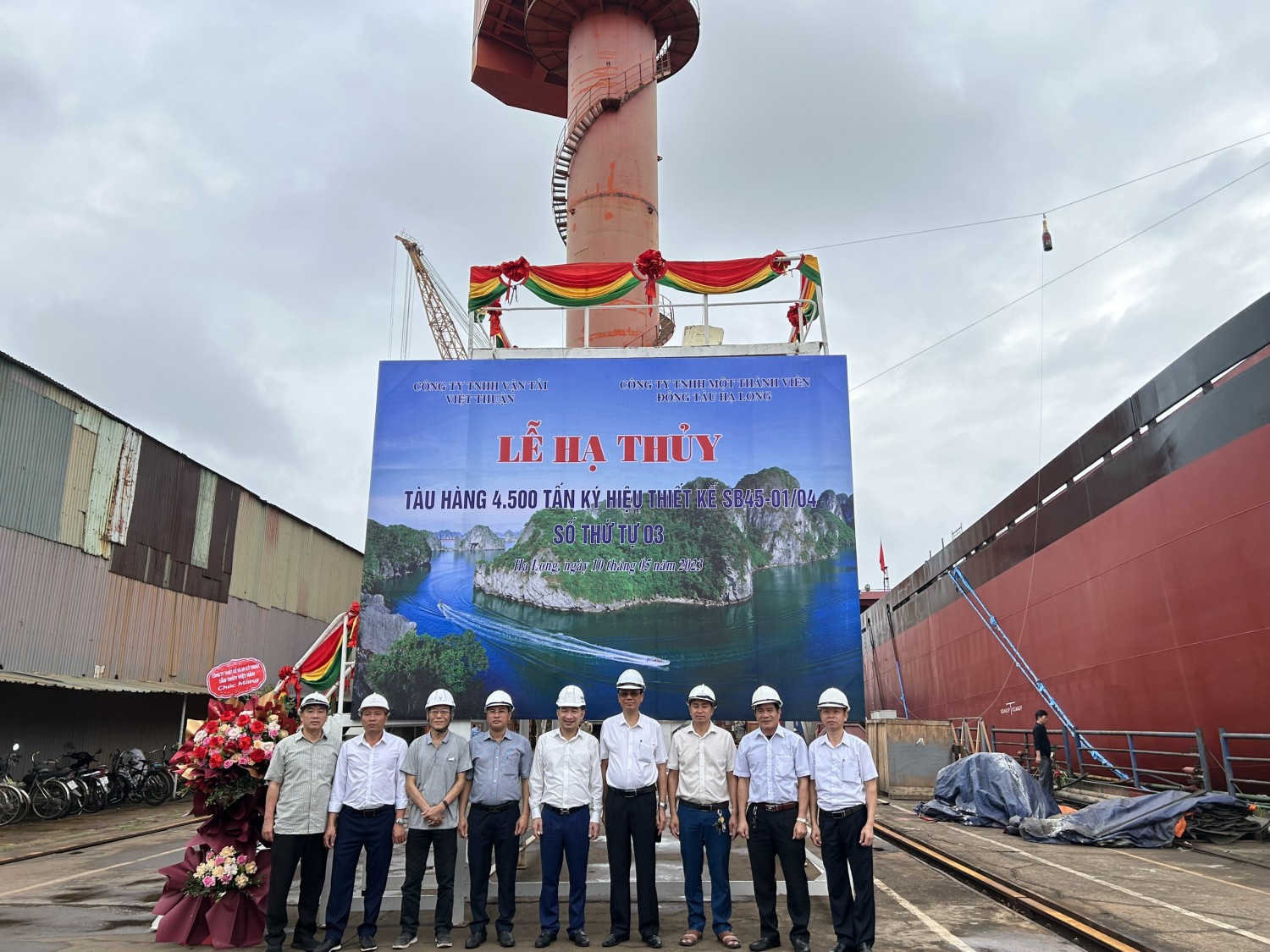 Lễ hạ thủy tàu hàng loại 4500 DWT